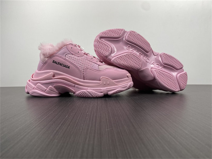 BLCG Triple S Fake Fur Pink  668562 W3CQ5 5000