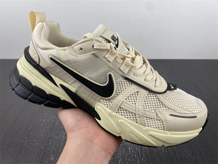 NIKEV2K Runtekk 3XL  FD0736-101