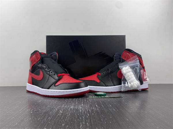 Jordan1 Retro Banned 432001-001