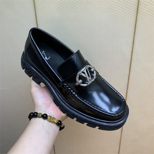 Lv Loafer 009