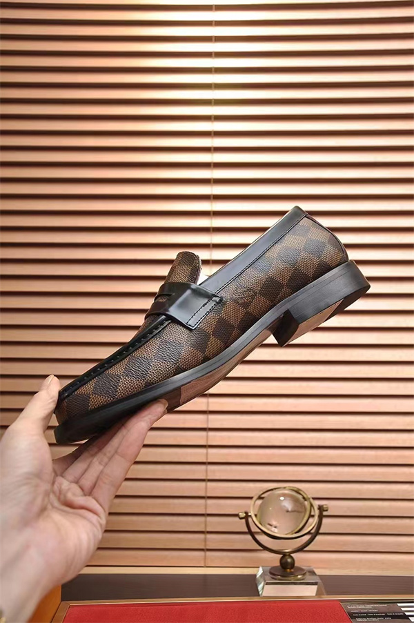 Lv Loafer 060